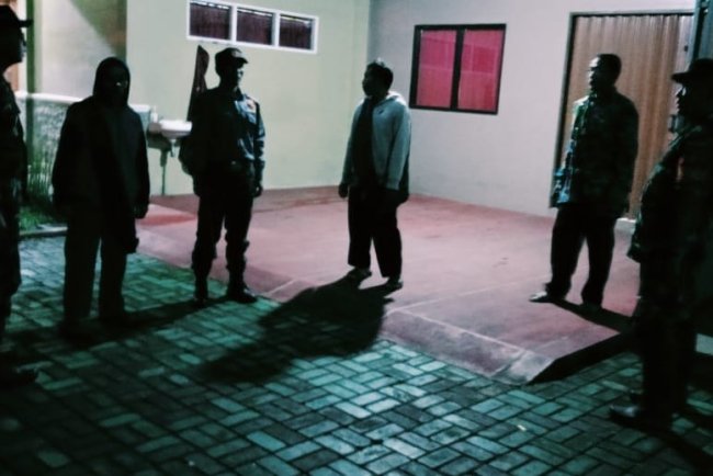 Babinsa Koramil 06 Kalibening melaksanakan Patroli Malam Wilayah Binaan