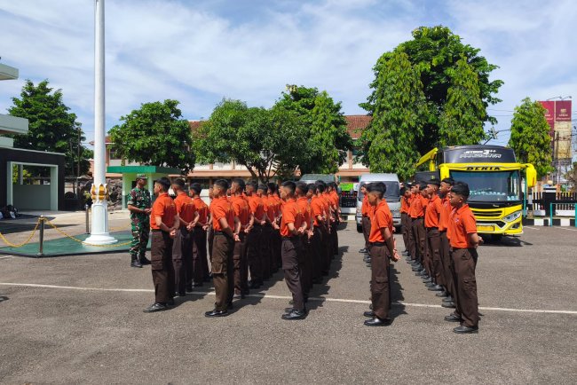 Pasiter Kodim 0704 Banjarnegara Lepas 50 Siswa KKRI Ikuti Persami 