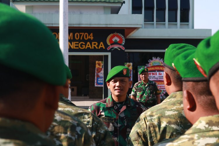 Dandim Banjarnegara Lepas Prajurit Jalani Cuti Ingatkan Jaga Nama Baik Satuan