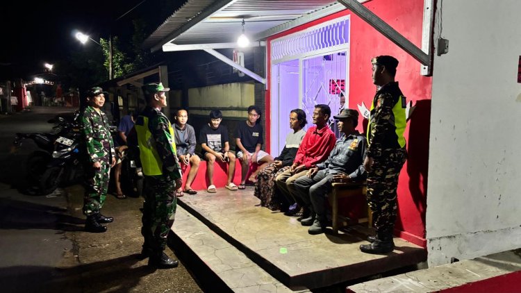 Babinsa Koramil 02 Klampok Bersama Anggota Linmas Dan Banser Aktif Dalam Kegiatan Siskamling
