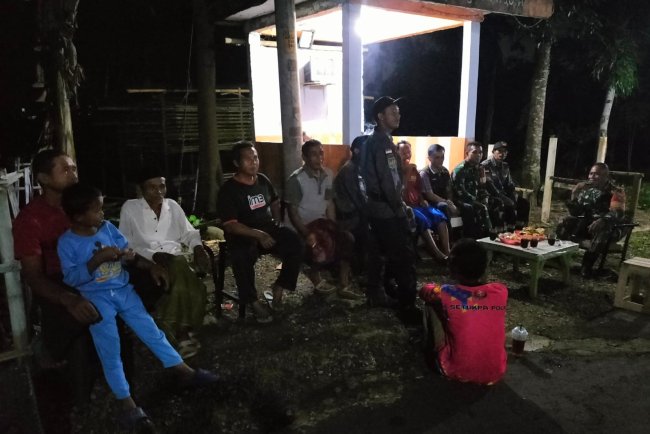 Babinsa Patroli Sambangi poskamling