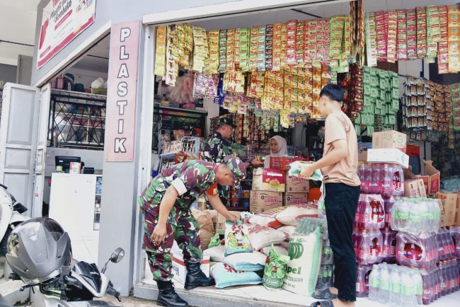 Babinsa Cek Harga Sembako di Pasar Tradisional, Pantau Stabilitas dan Ketersediaan Barang