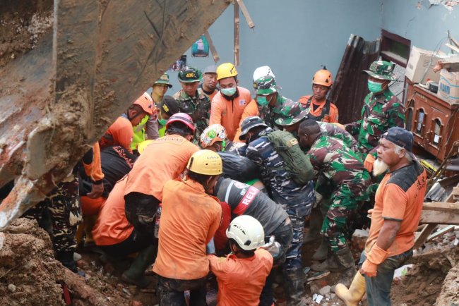 Update Longsor Situkung Korban Meninggal 3 Orang 25 Hilang
