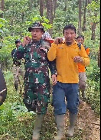 Evakuasi Berpacu dengan Waktu di Longsor Pandanarum