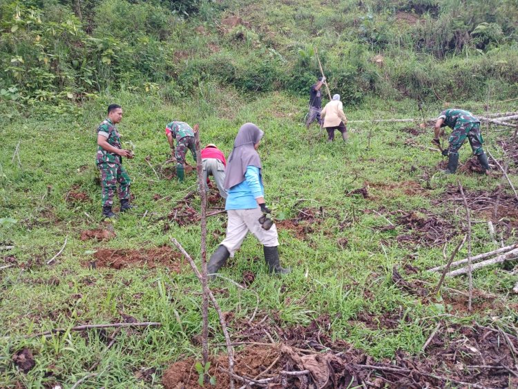 Koramil 17 Wanayasa Tanam pohon bersama KTH sbg upaya pelestarian kawasan hutan