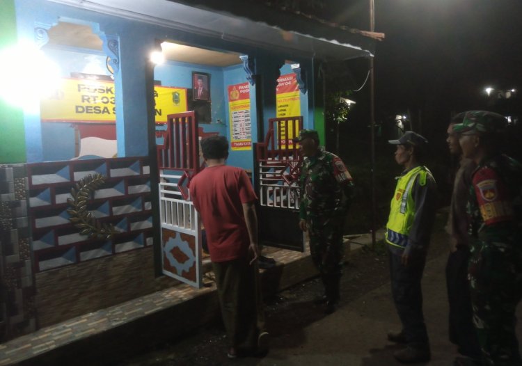 Babinsa dan Linmas Kolaborasi sambangi Pos Kamling Ciptakan Lingkungan yang Aman
