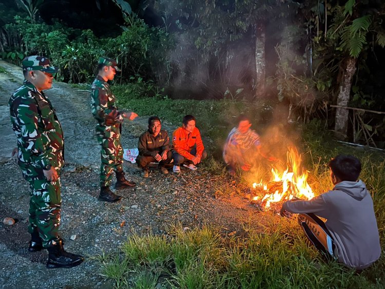 Wujudkan Kepedulian Dalam Menciptakan Kondusifitas Lingkungan Babinsa Patroli Malam