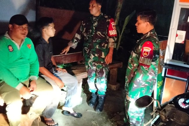 Sinergi TNI dan Warga, Patroli Malam Perkuat Siskamling di Mandiraja Kulon