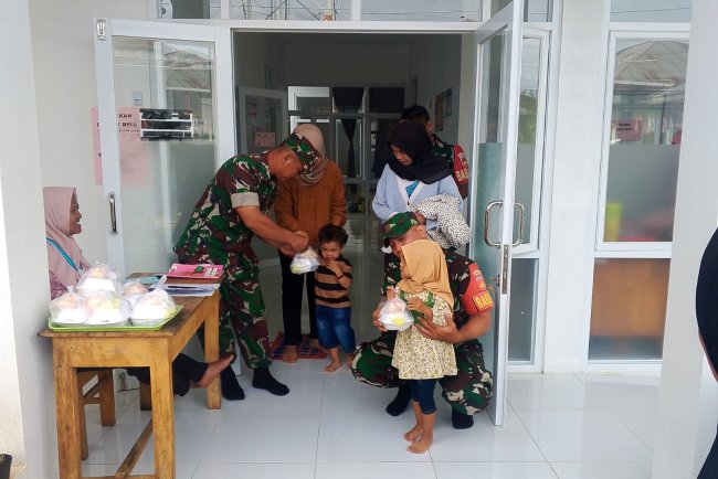 Babinsa Dampingi Program PMT untuk Cegah Stunting di Wilayah Binaan