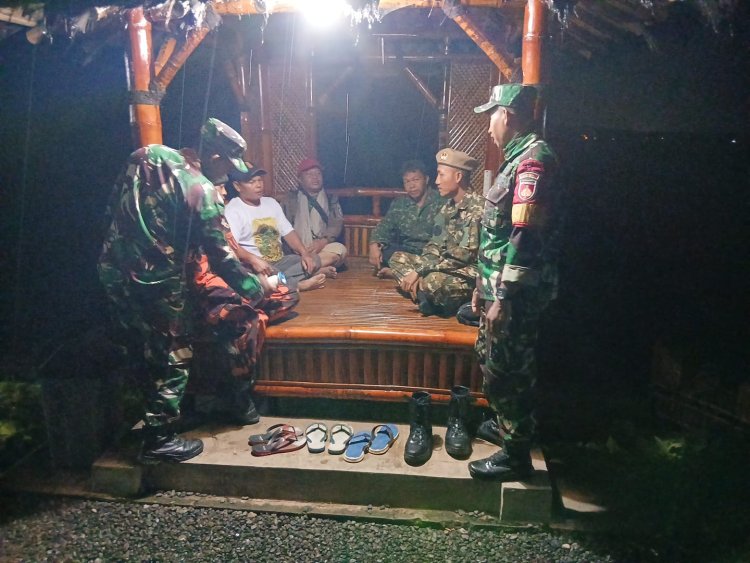 Babinsa Bersama Banser dan Pemuda Pancasila Laksanakan Patroli di Pos Ronda