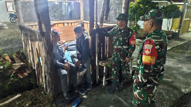 Babinsa Koramil Karangkobar Patroli Siskamling Bersama Warga Cegah Gangguan Kamtibmas