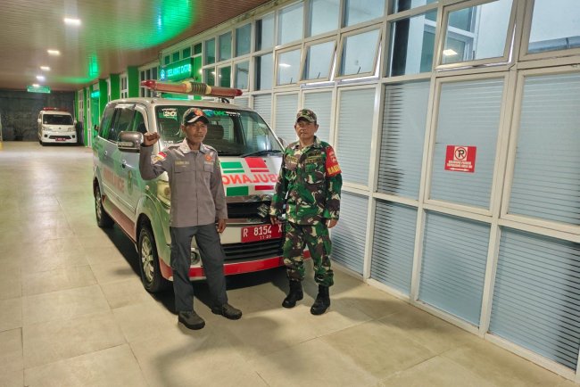 Babinsa Dan Linmas Melaksanakan Patroli Malam Jaga Rasa Aman Di Wilayah Kecamatan Rakit