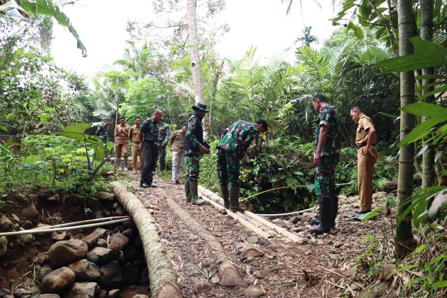 Dandim Banjarnegara Cek Lokasi Rencana Pembangunan Jembatan Armco