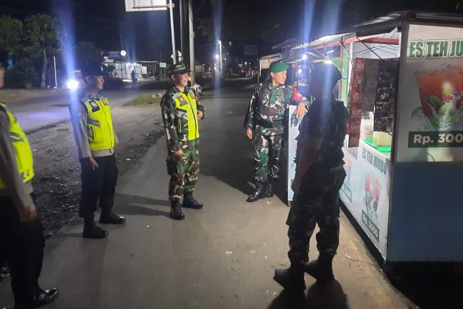 Sinergitas TNI-Polri Patroli Malam Ramadan di Wanadadi Jaga Kamtibmas Tetap Kondusif