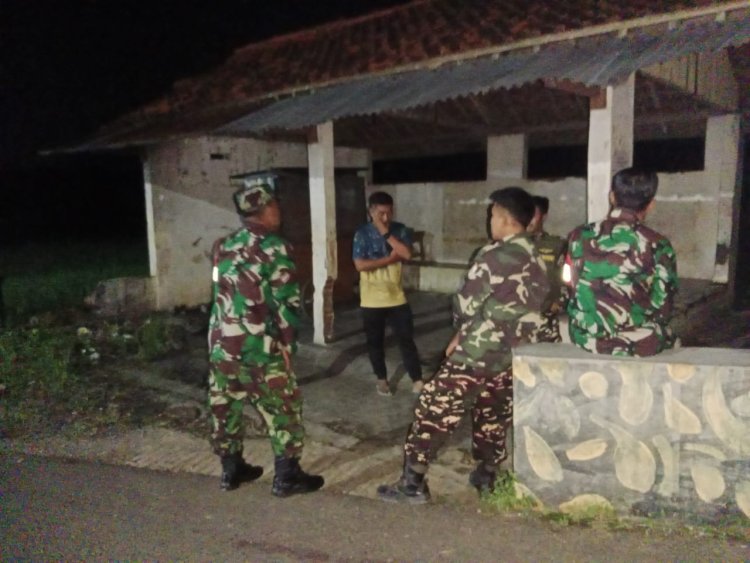 Anggota Koramil 14 Madukara Melaksanakan Patroli