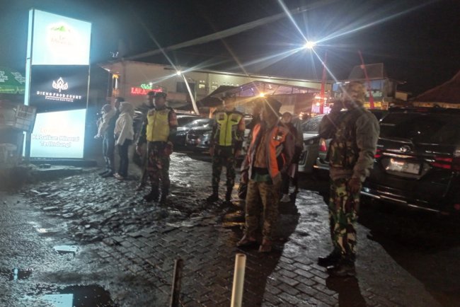 Babinsa Koramil 05 Batur patroli di kawasan wisata Dieng