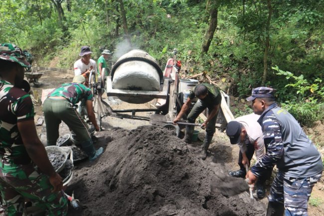 Sinergi Lintas Matra, Serka Sarjono, Prajurit TNI AL yang Terjun Bangun Desa Terpencil