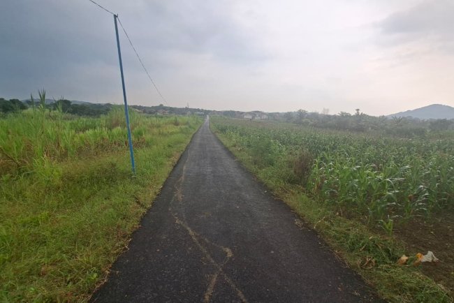 Kado Manis Jelang Penutupan: Pengaspalan Jalan TMMD di Desa Cikuya Rampung 100 Persen