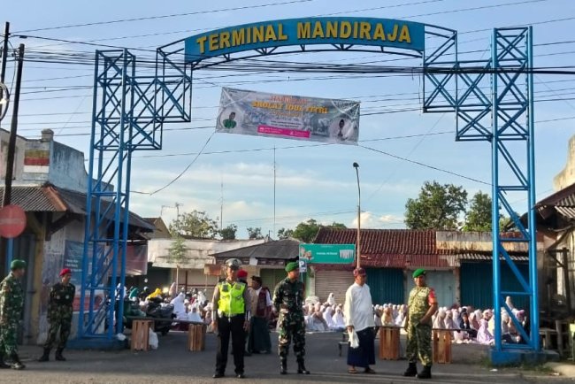 Babinsa Koramil 07 Mandiraja Melaksanakan Pam Fidul Fitri 1447 H