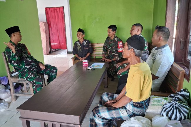 Babinsa Koramil 09 Susukan Komsos Bersama Dengan Tokoh Agama