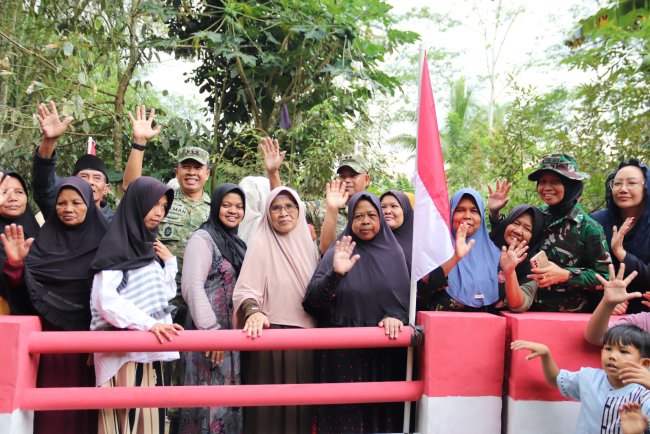 Danrem 071 Wijayakusuma Resmikan Jembatan Perintis Garuda di Gununggiana