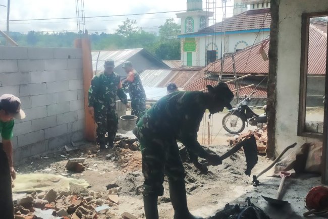 Danramil Kalibening Bantu Warga Bantu RTLH