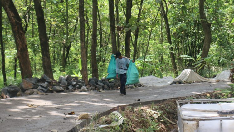 Senyum Petani Jagung Cikuya, Jalan Cor TMMD Pangkas Biaya Angkut dan Bebas Selip