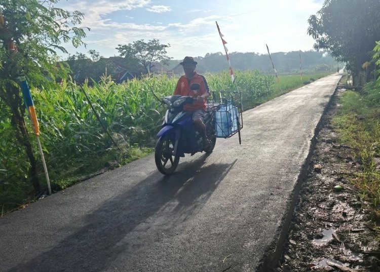Jalan Rabat Beton TMMD Rampung, Pengusaha Galon Isi Ulang di Cikuya Tak Lagi Panggul Barang