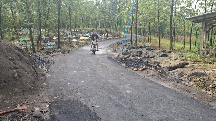 Wajah Baru Desa Cikuya, Jalan Hasil TMMD Jadi Favorit Warga untuk Olahraga Pagi
