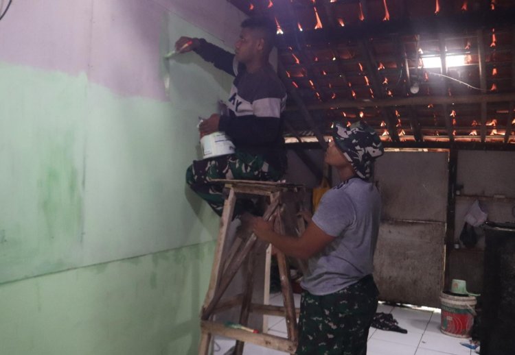 Dengan Ketulusan Prada Anodes Prajurit TNI Asal Biak Percantik Rumah Warga