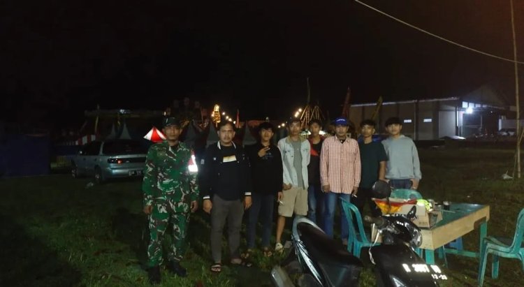Patroli di Pos Kamling Desa Purwonegoro