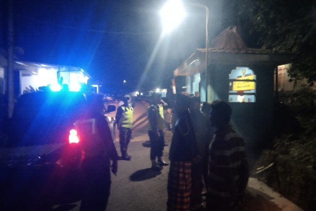 Babinsa Laksanakan Patroli Siskamling Dipastikan Wilayah Aman