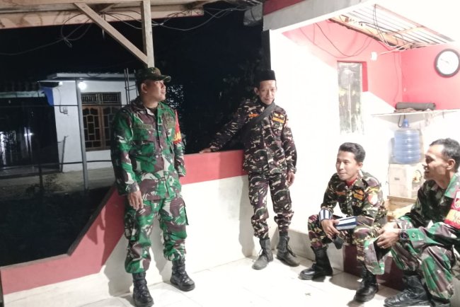Koramil 10 Bawang dan Banser Gelar Patroli Malam di Desa Wiramastra