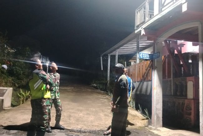Patroli Malam, Koramil 17/Wanayasa Tingkatkan Keamanan Wilayah