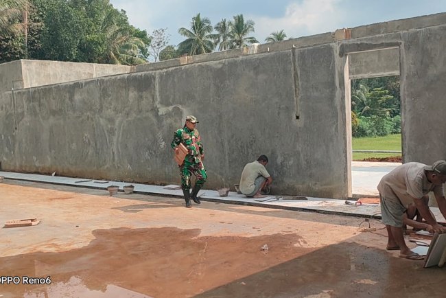 Sentuhan Warna dan Keramik KDKMP Karangsari Kian Mendekati Selesai
