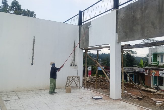 Sentuhan Akhir Mulai Terlihat KDKMP Petuguran Kian Siap Digunakan