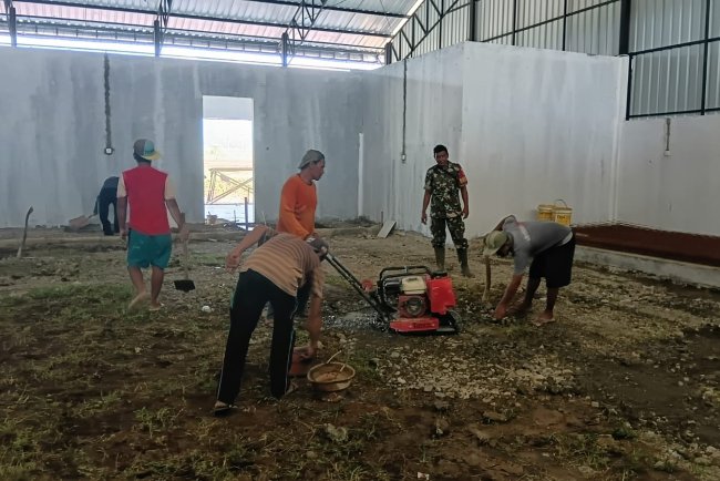 Babinsa Dampingi Pembangunan KDKMP di Desa Karangsalam