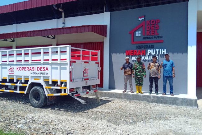 Babinsa Koramil 08 Purwanegara Awasi Pembangunan KDKMP di Desa Kaliajir