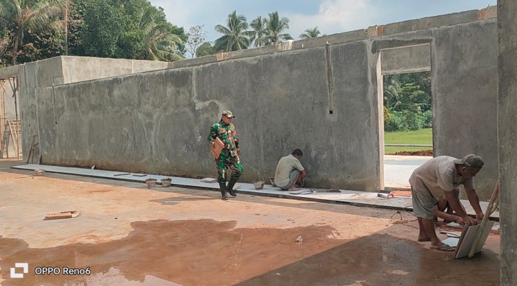 Sentuhan Warna dan Keramik KDKMP Karangsari Kian Mendekati Selesai