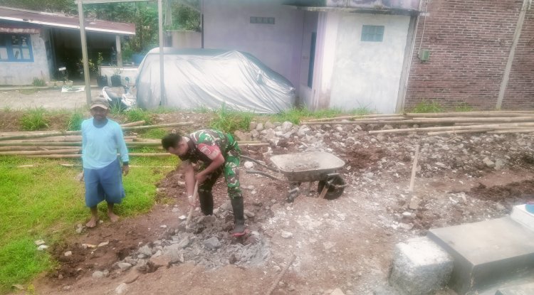 Babinsa Dampingi Pembangunan KDKMP Desa Bandingan Fokus Pengerjaan Saluran Keliling