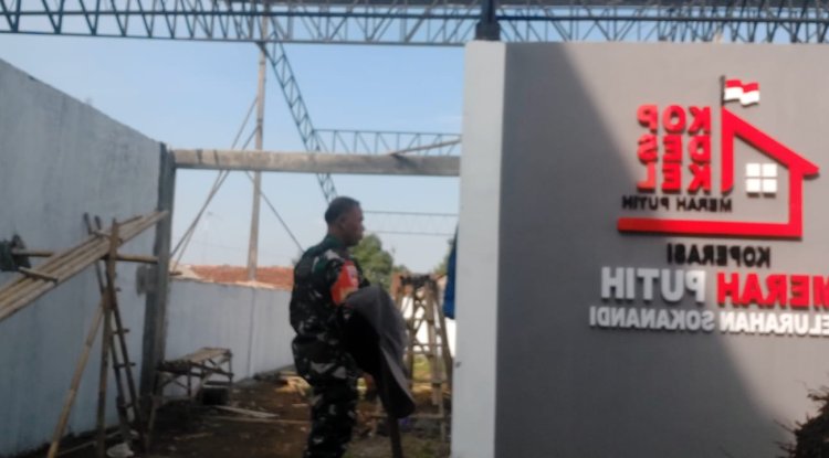 Babinsa Koramil 01 Banjarnegara Awasi Pembangunan KDKMP di Kelurahan Sokanandi