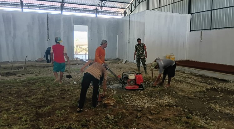 Babinsa Dampingi Pembangunan KDKMP di Desa Karangsalam