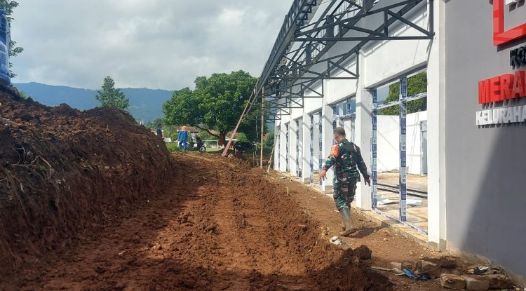 Babinsa Koramil 01 Banjarnegara Awasi Pembangunan KDKMP di Kelurahan Sokanandi