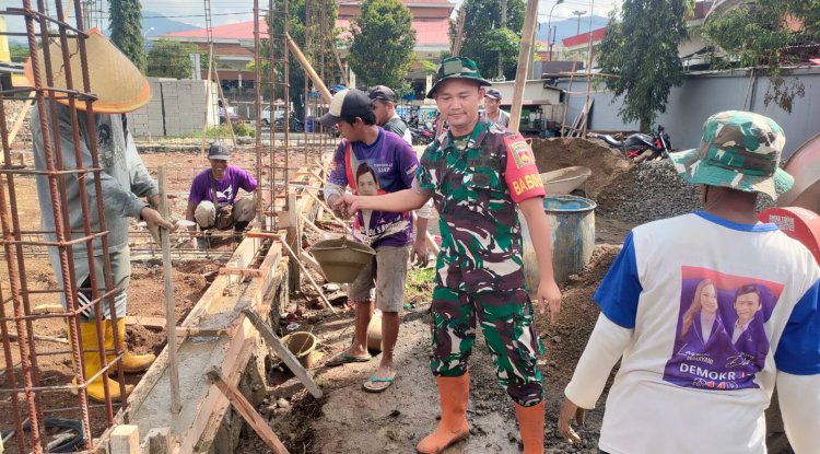 Babinsa Koramil 12 Sigaluh Awasi Pembangunan KDKMP di Kelurahan Kalibenda