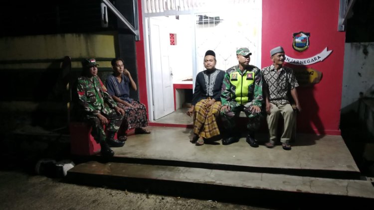 Babinsa Bersama  tokoh masyarakat ketua RT dan RW Desa Purwareja Klampok