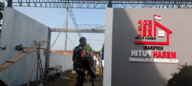 Babinsa Koramil 01 Banjarnegara Awasi Pembangunan KDKMP di Kelurahan Sokanandi