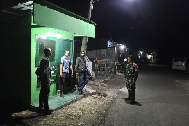 Peran Aktif Babinsa Melaksanakan Patroli Malam
