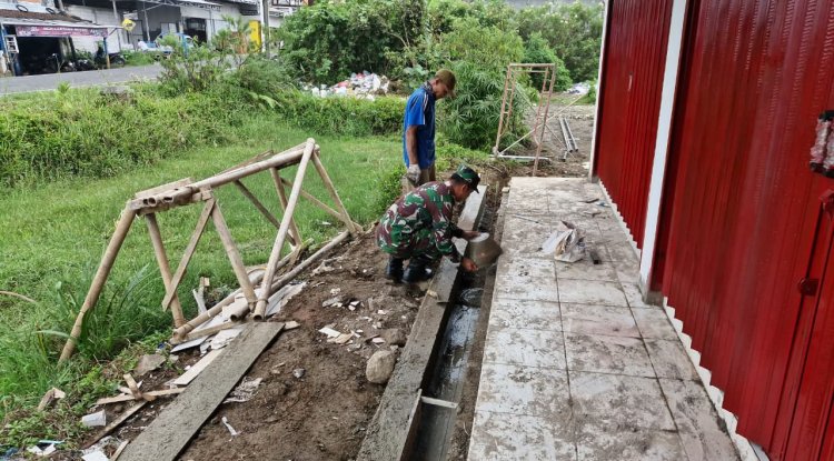 Babinsa Karangkobar Awasi Pembangunan KDKMP di Desa Leksana