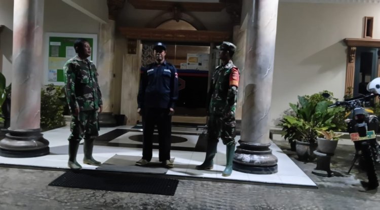 Babinsa Koramil 18 Pagentan Laksanakan Patroli Malam Guna Memastikan Keamanan Wilayah