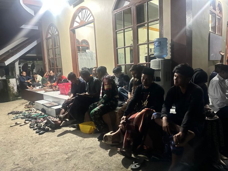 Anggota Koramil 13 Banjarmangu Melaksanakan Patroli Malam
